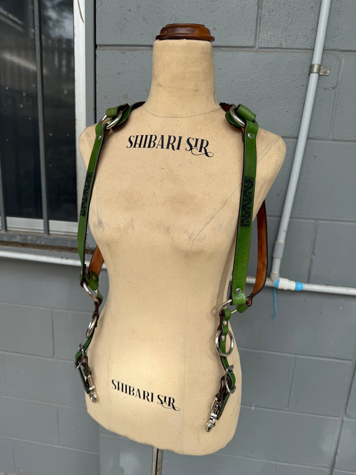 Hand-dyed green riggers harness