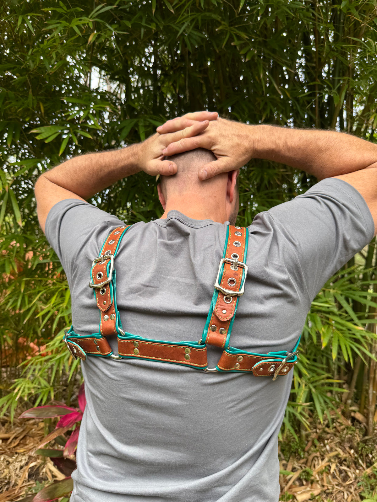 Two-tone leather bulldog chest harness in lambskin, kangaroo or deer nappa, photo 7 of 10