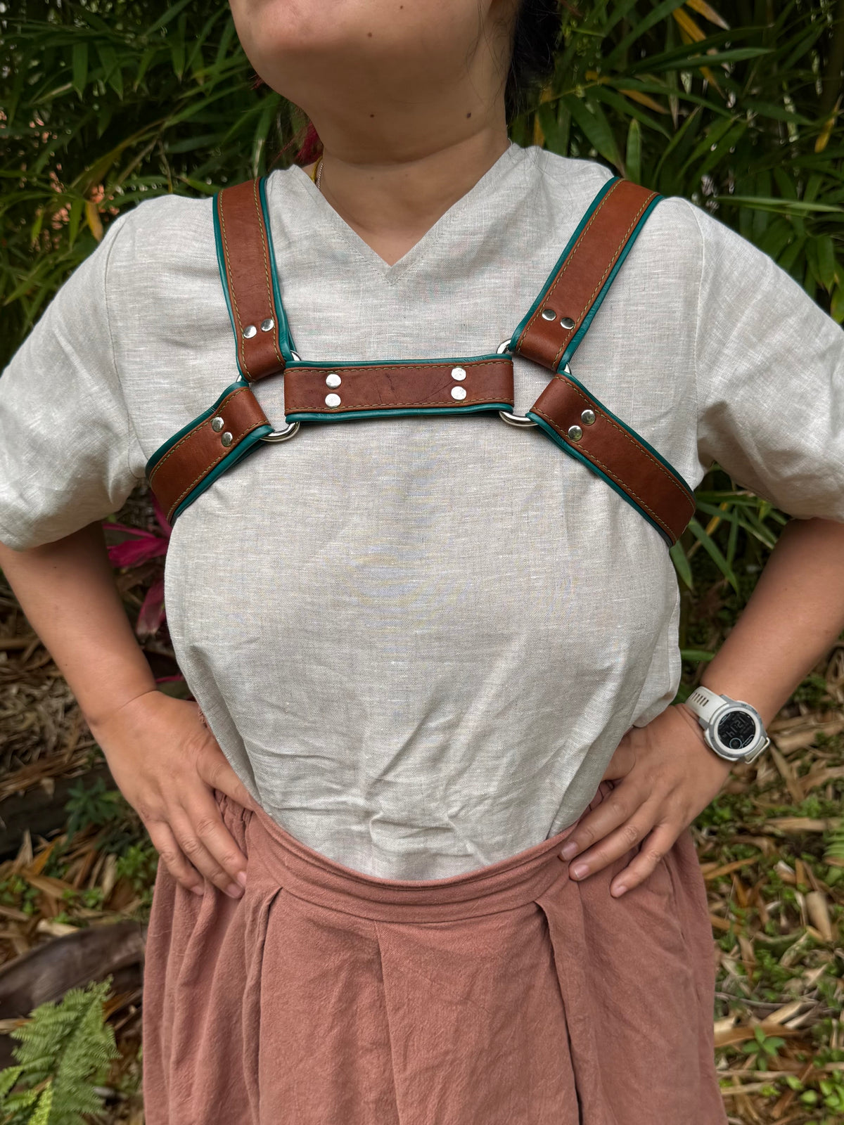 Two-tone leather bulldog chest harness in lambskin, kangaroo or deer nappa, photo 2 of 10