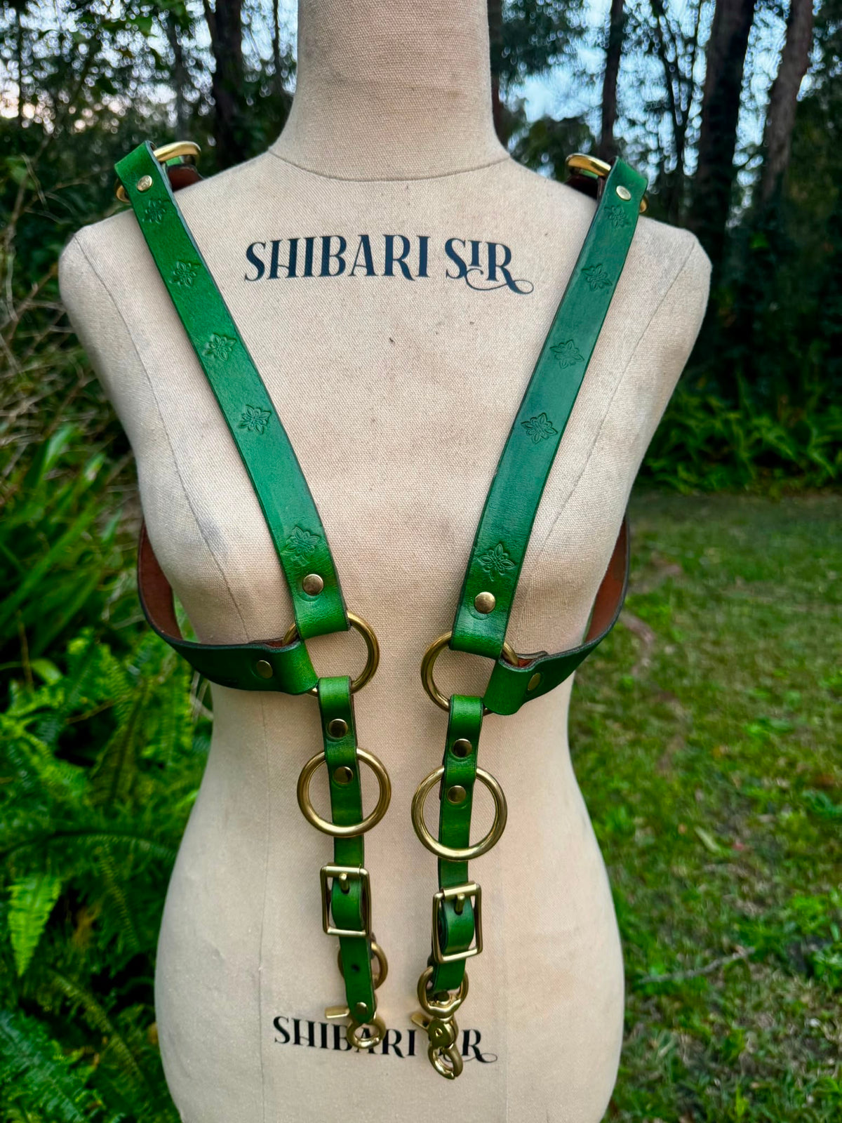 Hand-dyed green riggers harness with brass hardware
