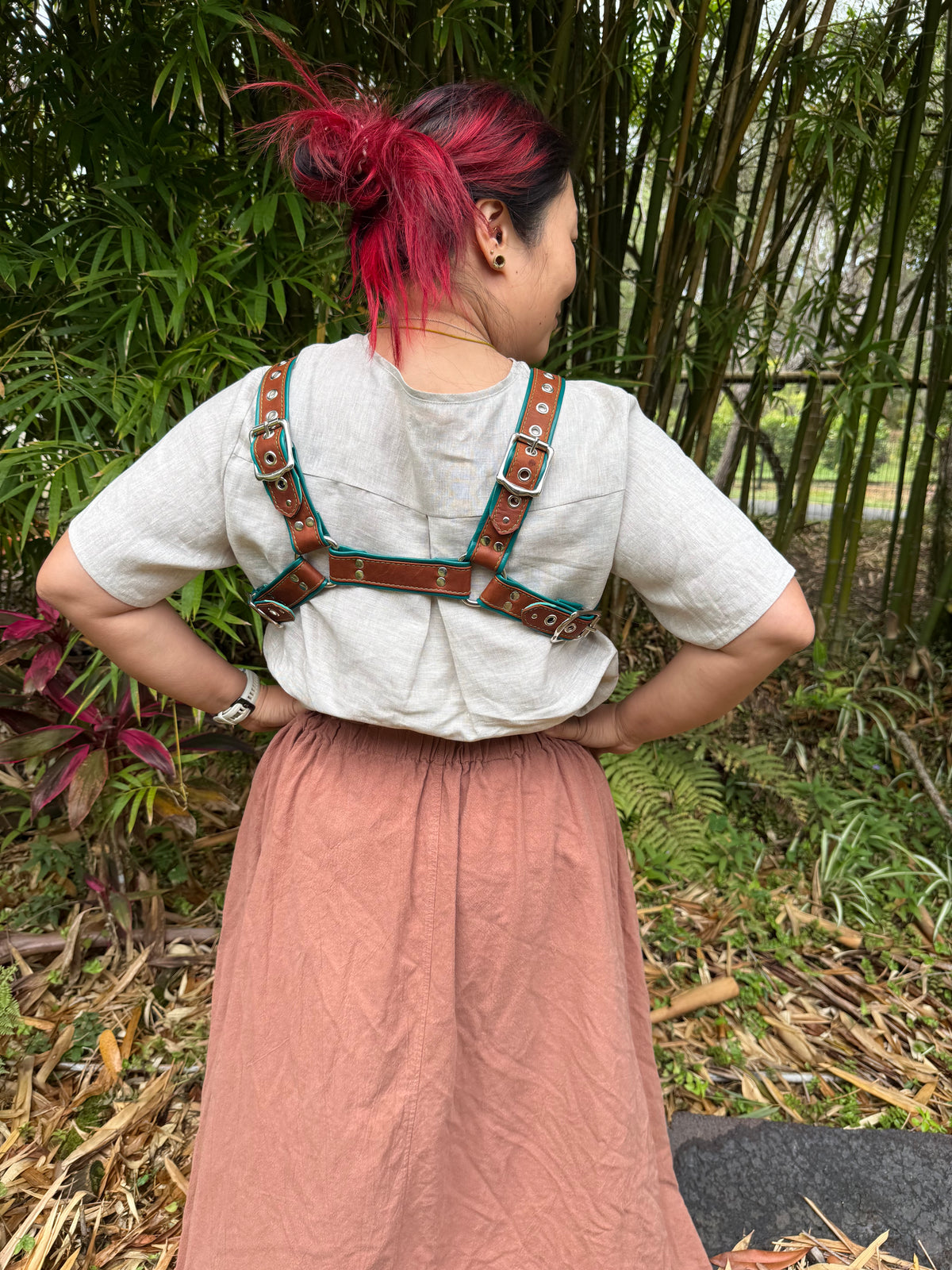 Two-tone leather bulldog chest harness in lambskin, kangaroo or deer nappa, photo 10 of 10